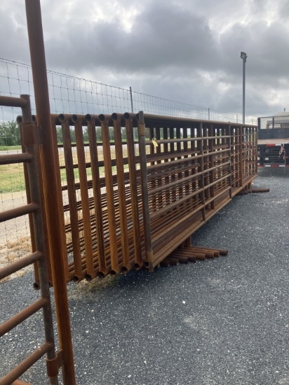 24FT FREE STANDING PANELS W/1-12FT GATE SELLS X MONEY