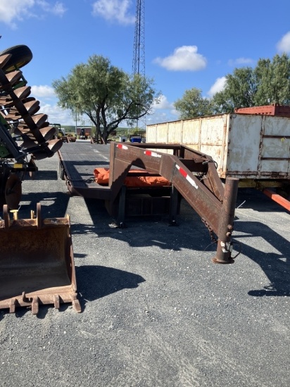 Goosenck 32ft Tandem Dual Dove Tail Trailer No Paper
