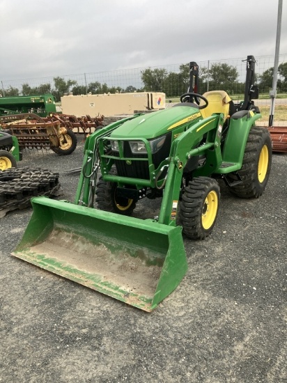 JD 3025E TRACTOR W/LOADER 4X4 HYDO TRANS ONLY 39 HRS LIKE NEW