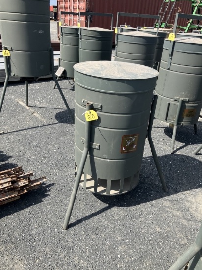 QUAIL FEEDER