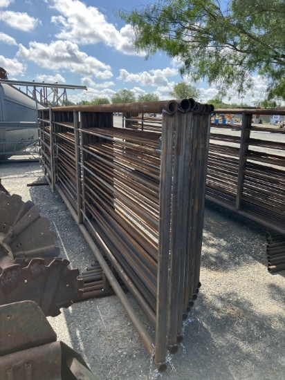 "24 FT FREE STANDING PANELS W/TEN FOOT GATE