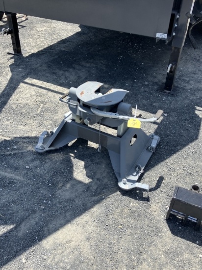 REESE 5TH WHEEL HITCH FITS ON CHEVY