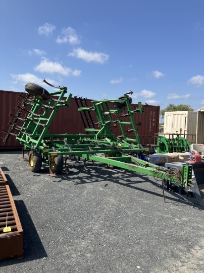 JD 960 FEILD CULTIVATOR 24FT NICE CLEAN RIG