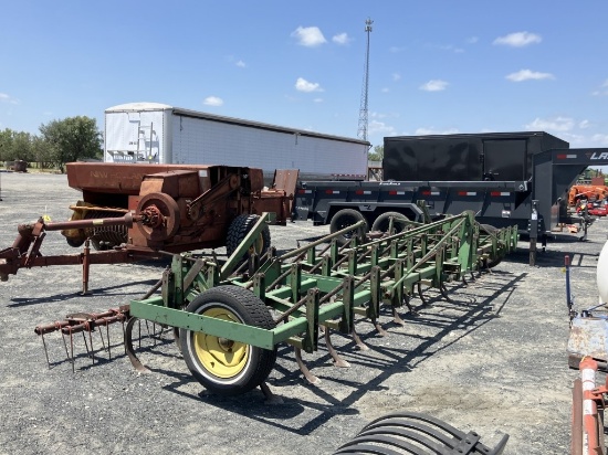 22FT JD CII FIELD CULTIIVATOR CLEAN