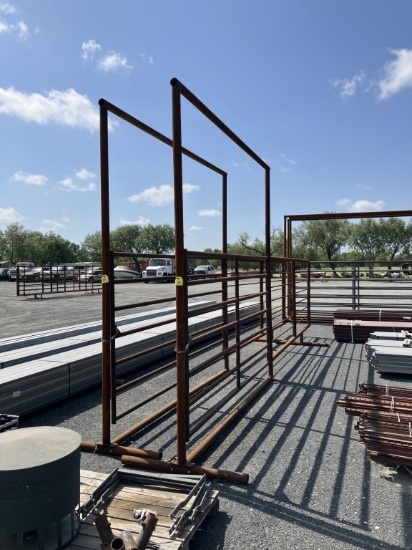 24FT FREE STANDING PANEL W / 10FT BOW GATE