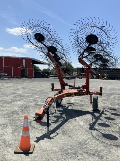 H & S 10 WHEEL HAY RAKE