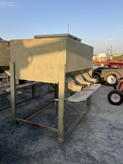 Protien Feeder W/ Spouts