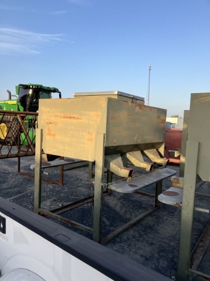 Protien Feeder W/ Spouts
