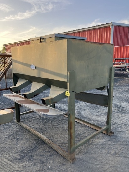 Protien Feeder W/Spouts