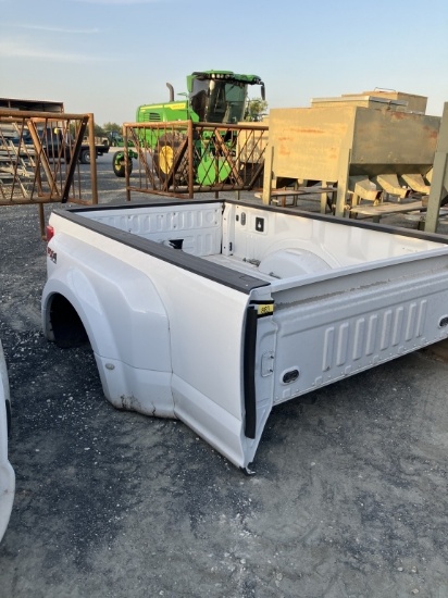 2022 Ford Dually Bed