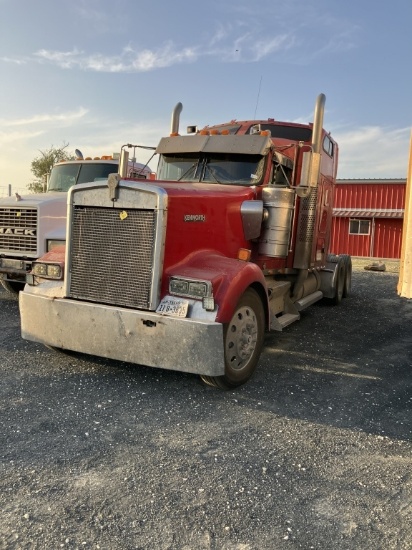 1999 Kenworth Semi Truck Model 900 W/Title