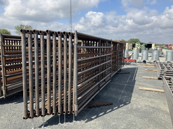 "24ft Free Standing Panel With Ten Foot Gate