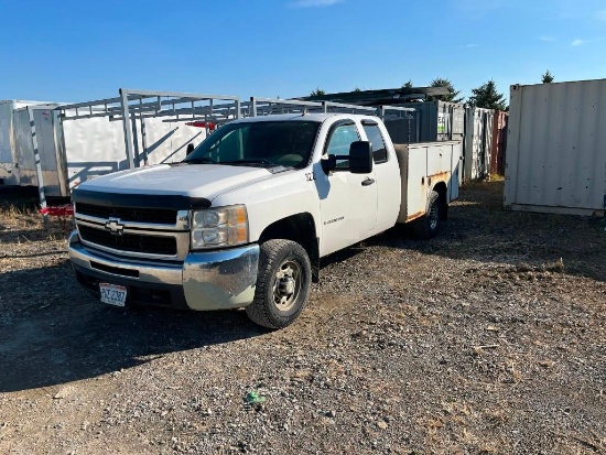 2008 Chevrolet Silverado 2500HD Extended Cab 2WD Utility Truck