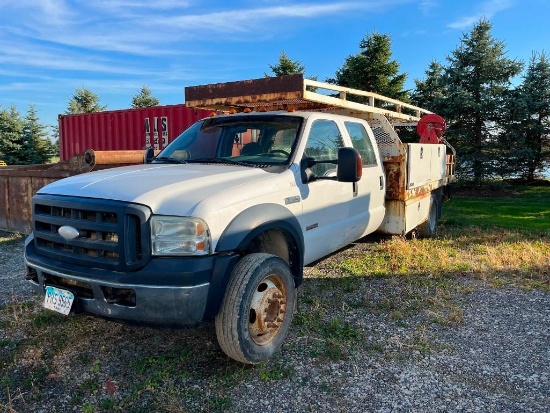 2006 Ford F450 DRW Super Duty Crew Cab Flatbed Truck