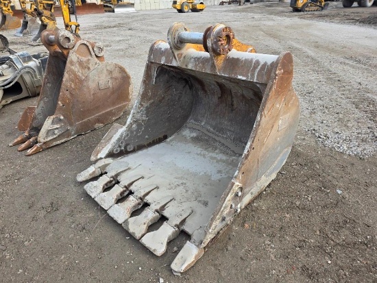 60" Caterpillar Bucket