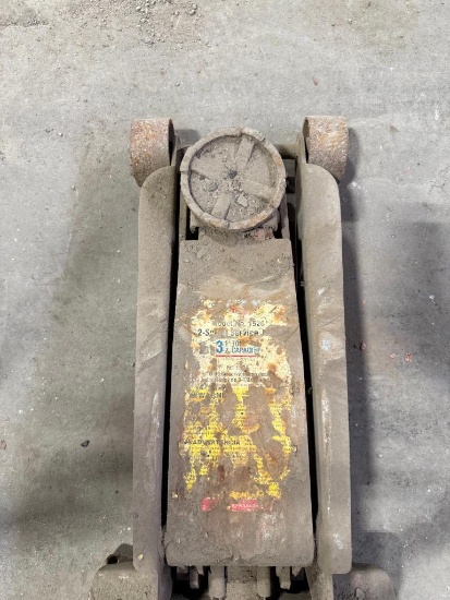 3 1/2 Ton Floor Jack