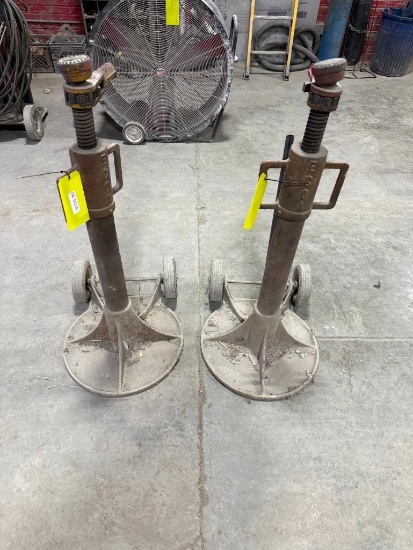 2 Jack Stands