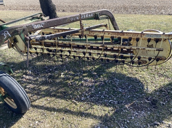 John Deere 660 Hay Rake