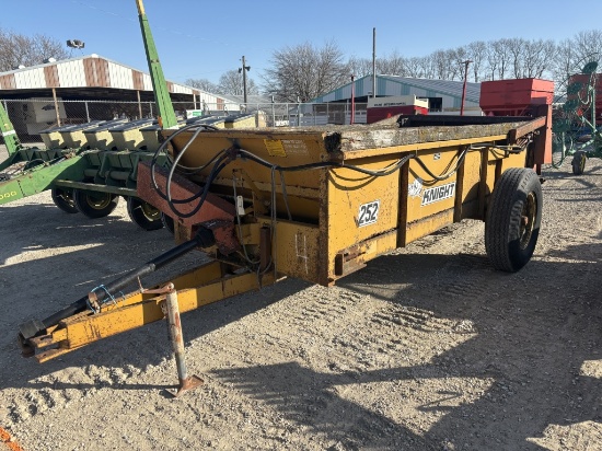 Knight 252 Manure Spreader