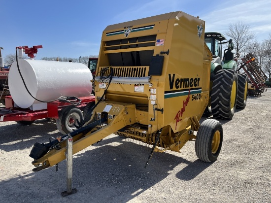 Vermeer 5400 Round Baler