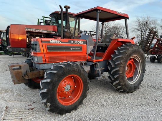 Kubota M8580 Tractor