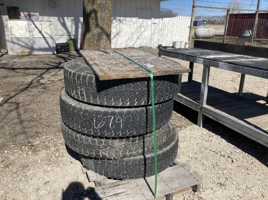 Firestone 11R22.5 Tires