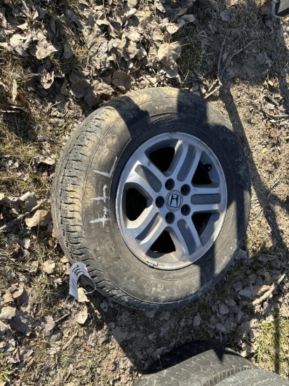 Dunlap P235-70B16 Tire