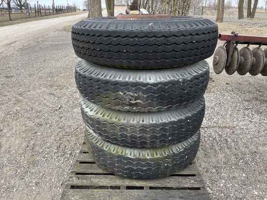 Akurat 10.00-20 Tires