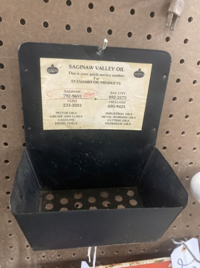 Saginaw Valley Oil Standard Oil Wall Mount Basket