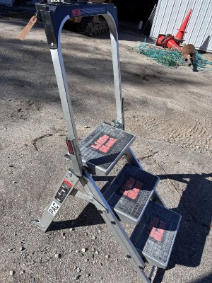 Little Giant Folding 3-step Ladder