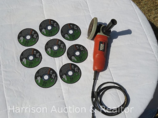 Black and decker 4.5 inch grinder with 8 4 1/2 cut off wheel 40 grit