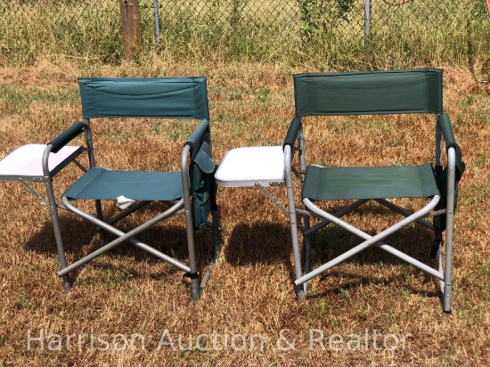 Two outdoor chairs with table and side pouch organizer