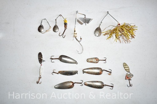 12 vintage fishing lures