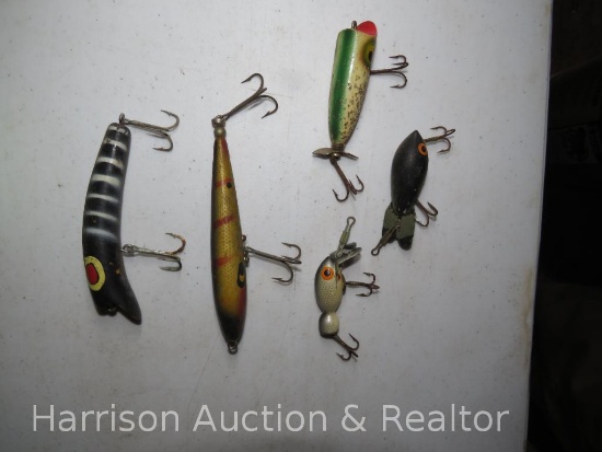 Five assorted wooden vintage, fishing lures
