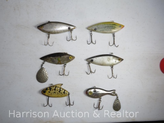 6 Vintage Assortment of fishing Lures.