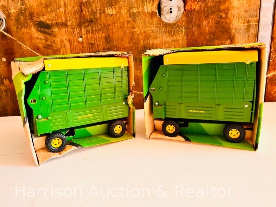 Set of 2 John Deere Big Farm Forage Wagon