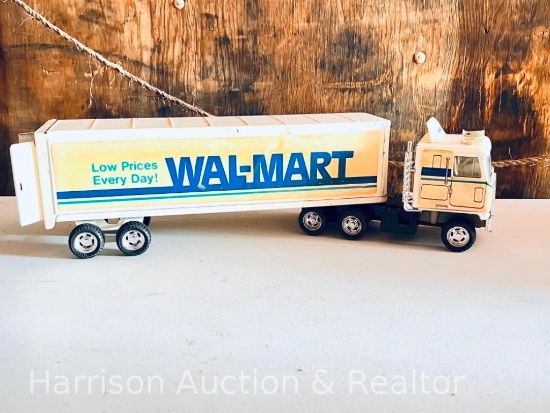 2014 vintage Walmart truck and trailer diecast press the old Toy