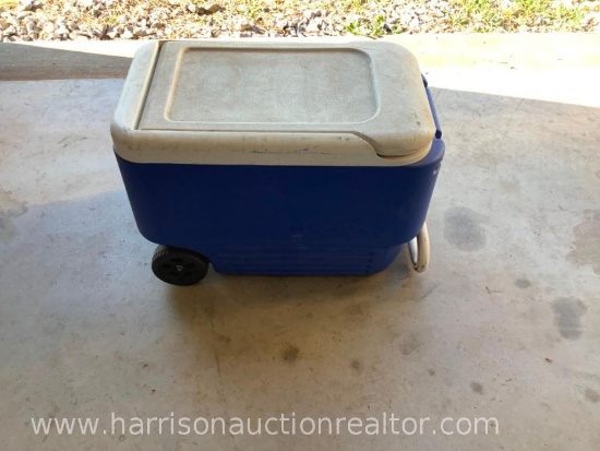 Igloo ice chest