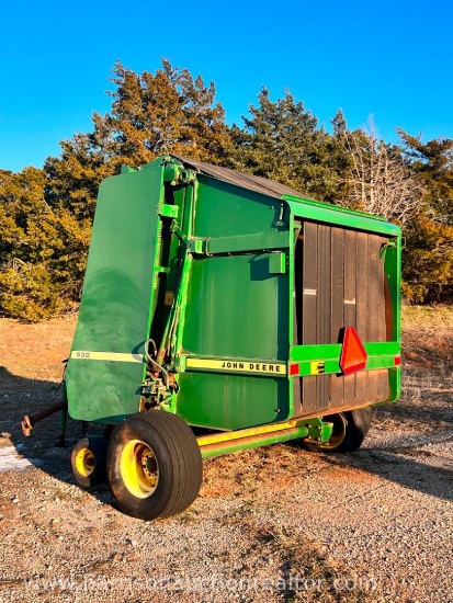 JOHN DEERE 530 ROUND BALER