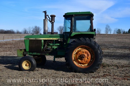 John Deere 4440