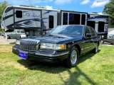 1997 Lincoln Town Car Sedan. BULLETPROOF AND BOMBPROOF 1997 TOWN CAR. Aweso