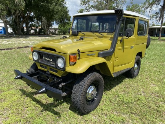 1980 Toyota Land Cruiser BJ40 SUV. Diesel, short wheelbase, 4 wheel drive.