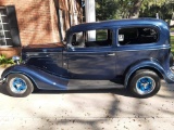 1935 Chevrolet Sedan.2 door sedan. Steel body.355 crate motor. Automatic tr