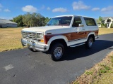 1986 Ford Bronco XLT 4x4 SUV. This is probably one of the nicest Broncos yo