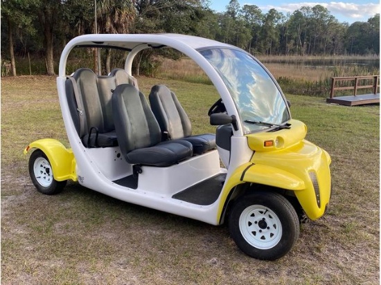 2002 GEM E825 Golf Cart.100% street legal, 4 person golf cart.Lights front
