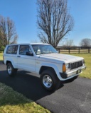 1990 Jeep Cherokee 4x4 SUV. Very rare 1990 Jeep with pioneer package. Small