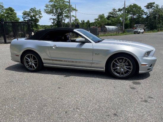 2014 Ford Mustang GT Convertible. 5.0L 420HP V8 Engine. 6 Speed Automatic T