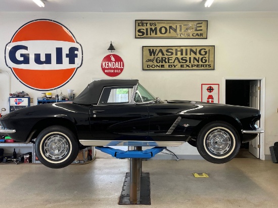 962Chevrolet Corvette Convertible. 327/340 hp. Triple black. Two tops. 4-sp