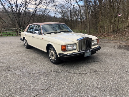 1988 Rolls-Royce Silver Spur Sedan. 6.8L V8 engine 3 speed automatic transm