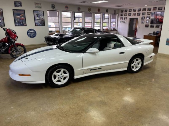 1994 Pontiac Firebird Coupe.V8, automatic transmission.25th Anniversary pac